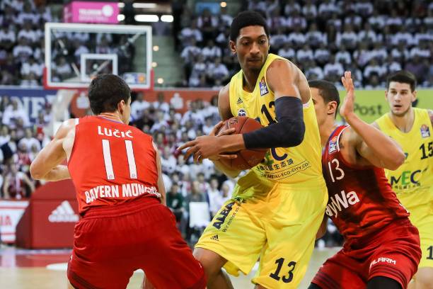 科曼通过一 科曼通过一