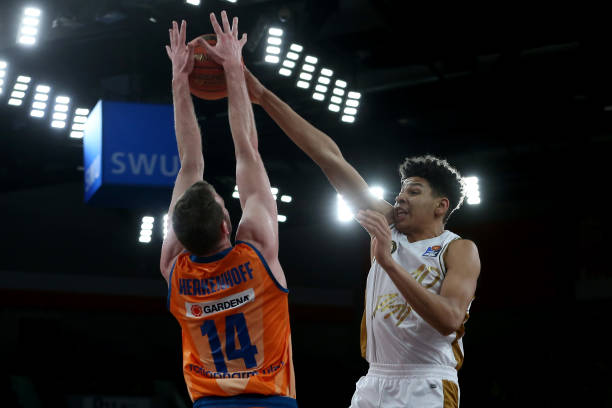 压迫力强的 压迫力强的