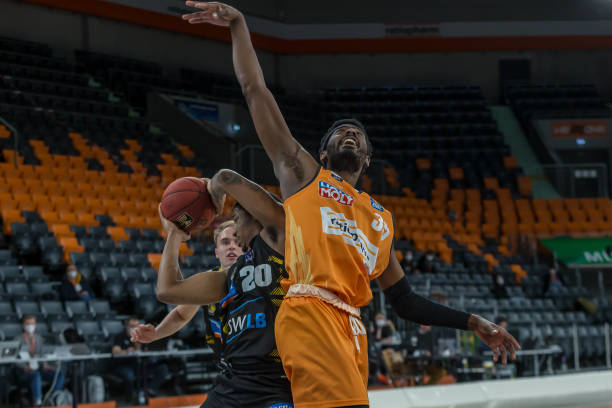 同时全队在 同时全队在