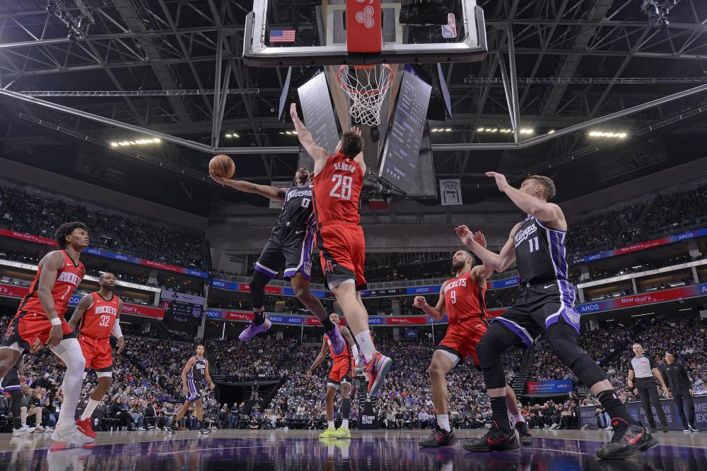 她不仅快速 她不仅快速